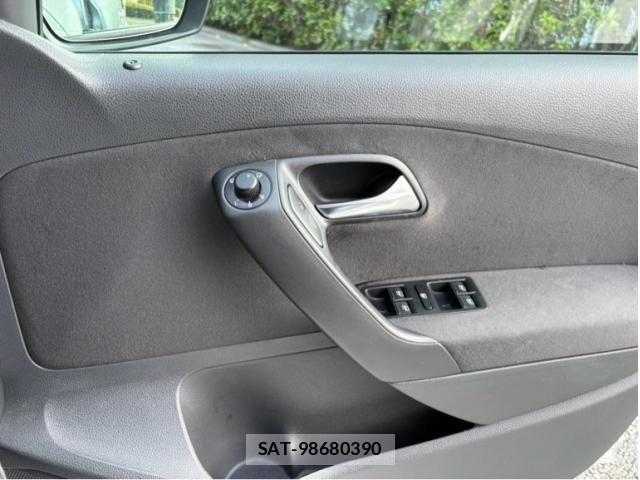 VolksWagen POLO 2009-11 8133011-9