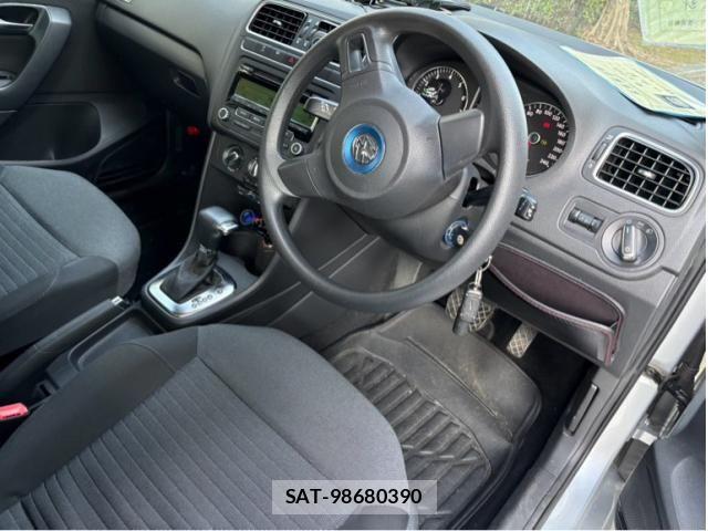 VolksWagen POLO 2009-11 8133011-2
