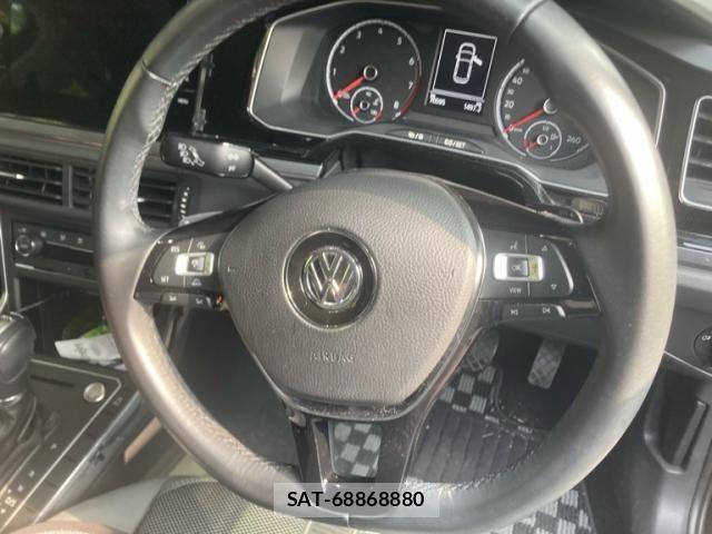 VolksWagen POLO 2018-07 8133008-19
