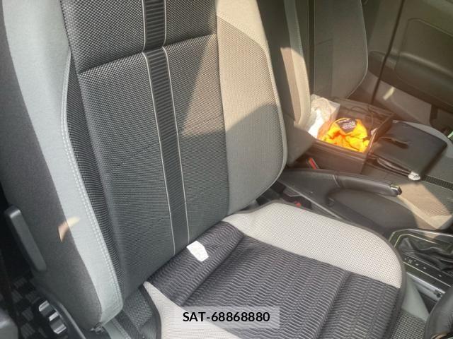 VolksWagen POLO 2018-07 8133008-25