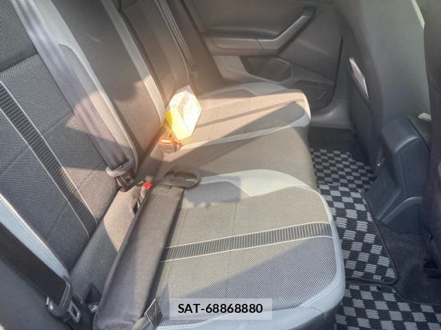 VolksWagen POLO 2018-07 8133008-26