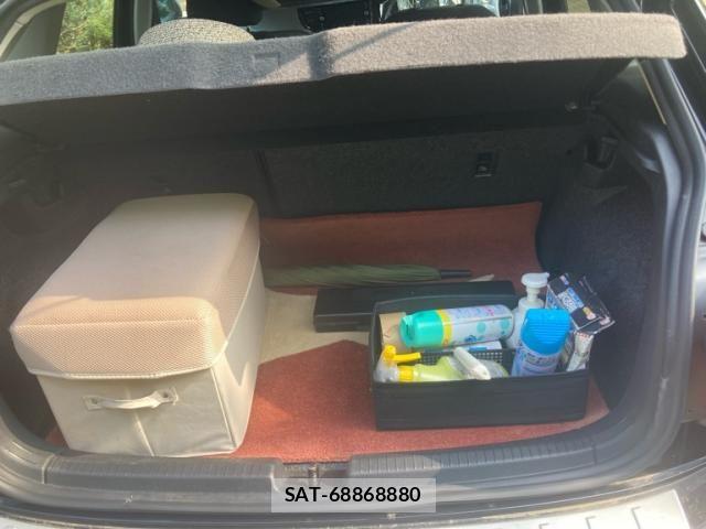 VolksWagen POLO 2018-07 8133008-27