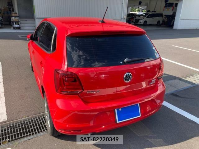 VolksWagen POLO 2014-09 8133013-3