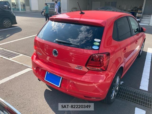 VolksWagen POLO 2014-09 8133013-4