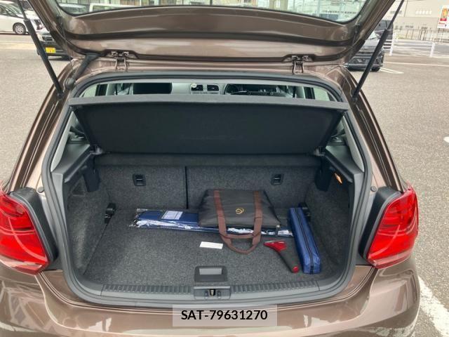 VolksWagen POLO 2015-09 8133009-6
