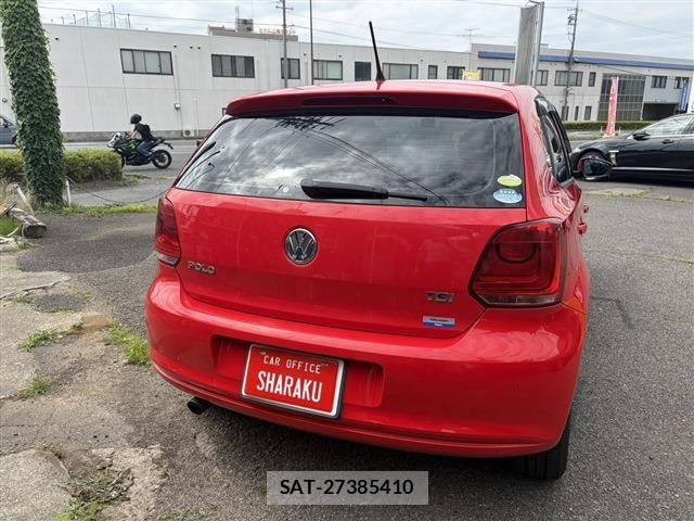 VolksWagen POLO 2011-05 8211026-10