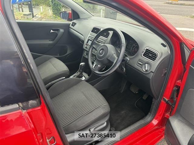 VolksWagen POLO 2011-05 8211026-5