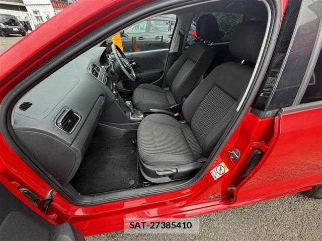 VolksWagen POLO 2011-05 8211026-8
