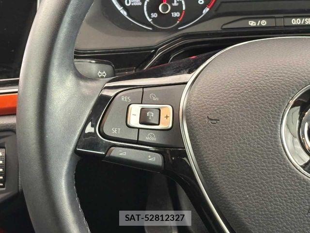 VolksWagen POLO 2020-02 8211024-17