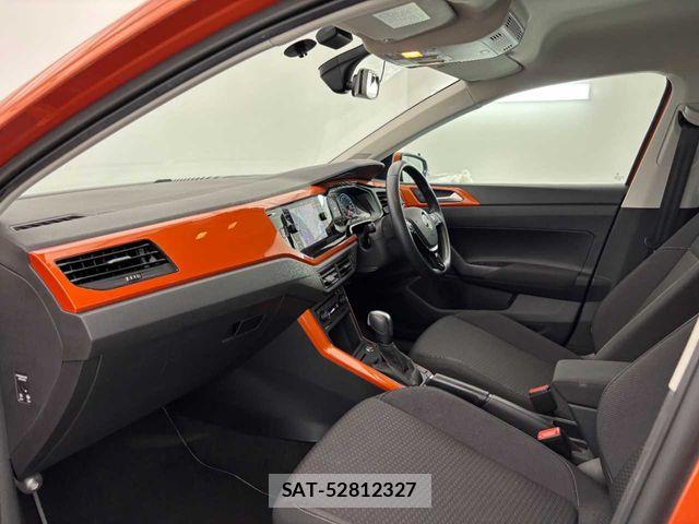 VolksWagen POLO 2020-02 8211024-3