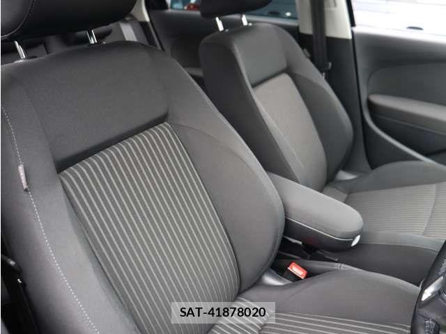 VolksWagen POLO 2011-12 8211025-13