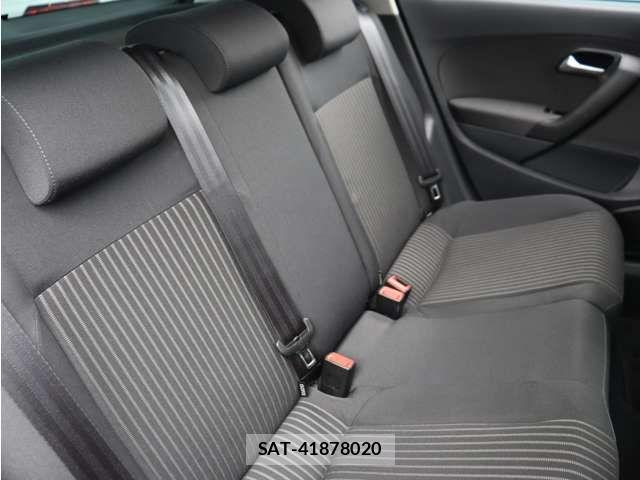 VolksWagen POLO 2011-12 8211025-14
