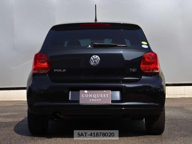 VolksWagen POLO 2011-12 8211025-4