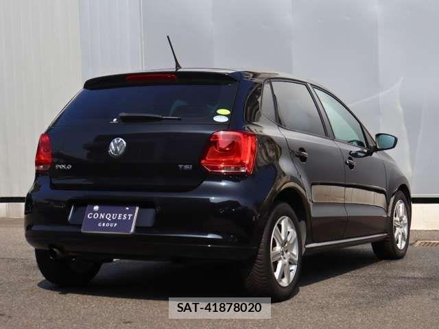 VolksWagen POLO 2011-12 8211025-5