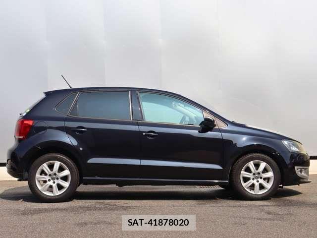 VolksWagen POLO 2011-12 8211025-6