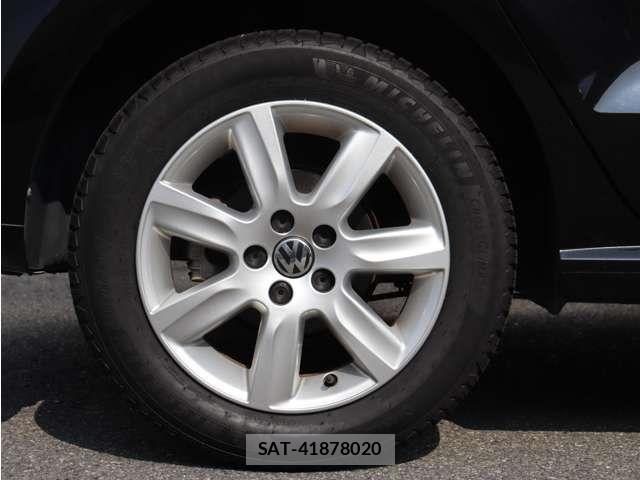 VolksWagen POLO 2011-12 8211025-8