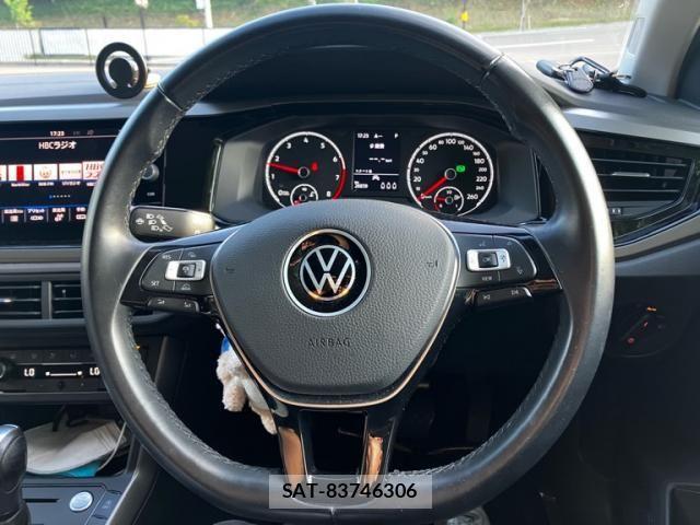 VolksWagen POLO 2021-09 8232415-22