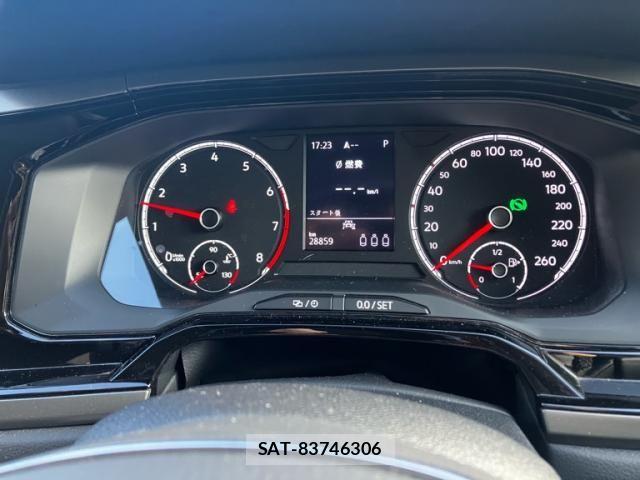 VolksWagen POLO 2021-09 8232415-23