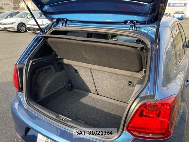 VolksWagen POLO 2015-09 8232416-9