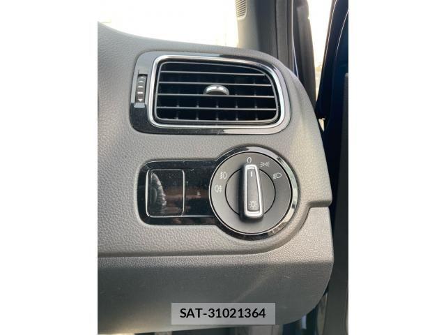 VolksWagen POLO 2015-09 8232416-18