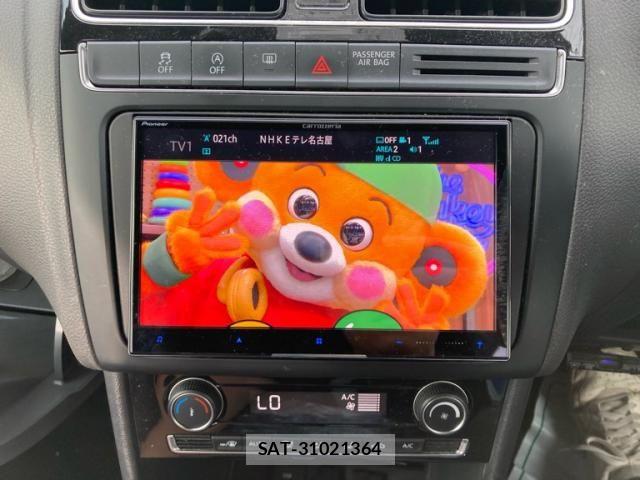 VolksWagen POLO 2015-09 8232416-24