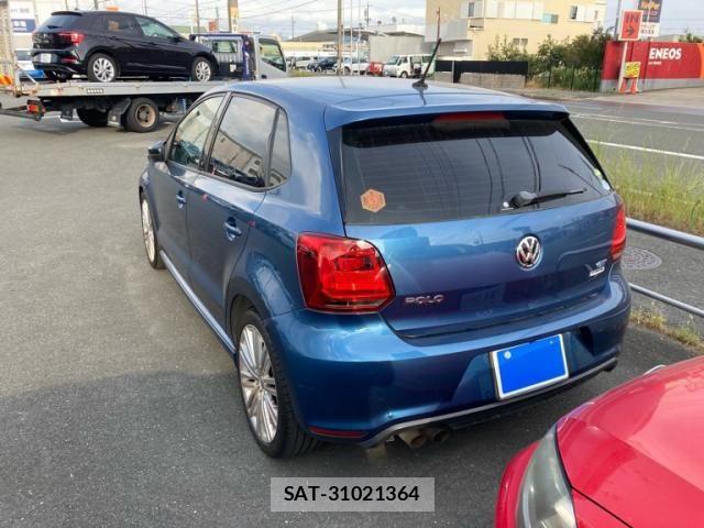 VolksWagen POLO 2015-09 8232416-3