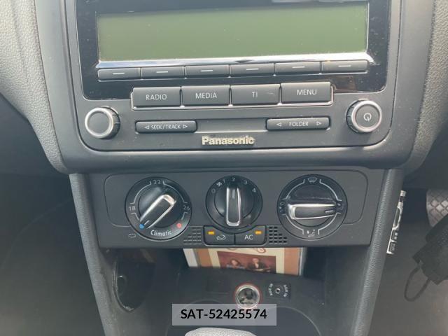 VolksWagen POLO 2010-05 8232417-15