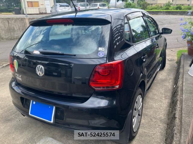 VolksWagen POLO 2010-05 8232417-3