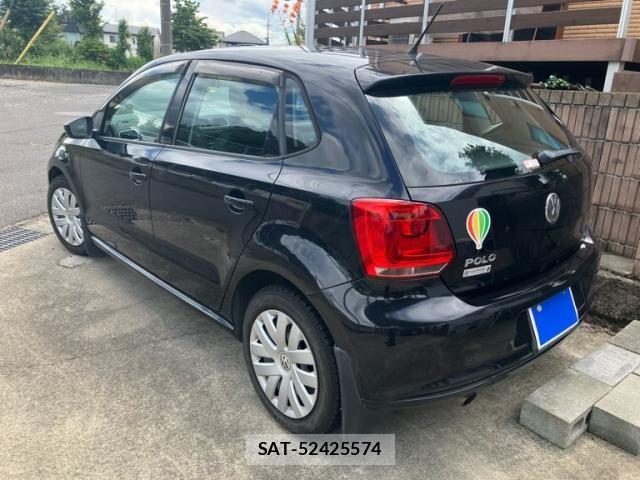 VolksWagen POLO 2010-05 8232417-4