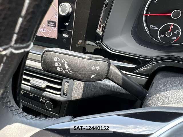 VolksWagen POLO 2020-02 8232414-15