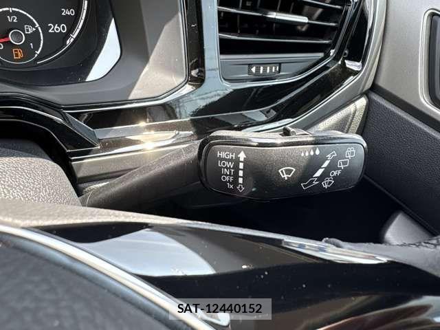 VolksWagen POLO 2020-02 8232414-16