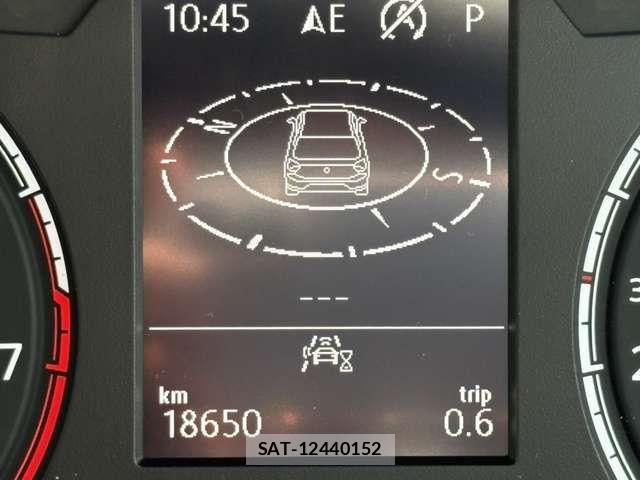 VolksWagen POLO 2020-02 8232414-17