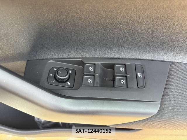 VolksWagen POLO 2020-02 8232414-18