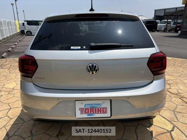 VolksWagen POLO 2020-02 8232414-5