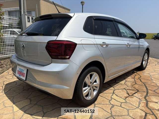 VolksWagen POLO 2020-02 8232414-6
