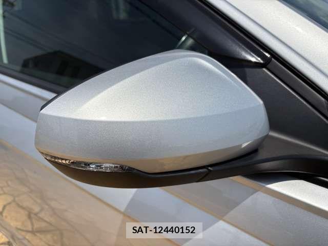 VolksWagen POLO 2020-02 8232414-8