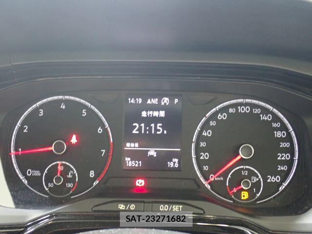 VolksWagen POLO 2021-06 8247163-11