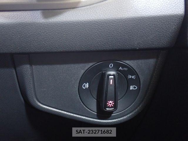 VolksWagen POLO 2021-06 8247163-21
