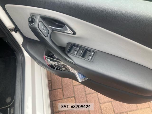 VolksWagen POLO 2014-01 8247165-12
