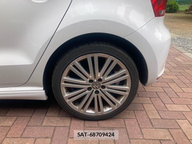 VolksWagen POLO 2014-01 8247165-6