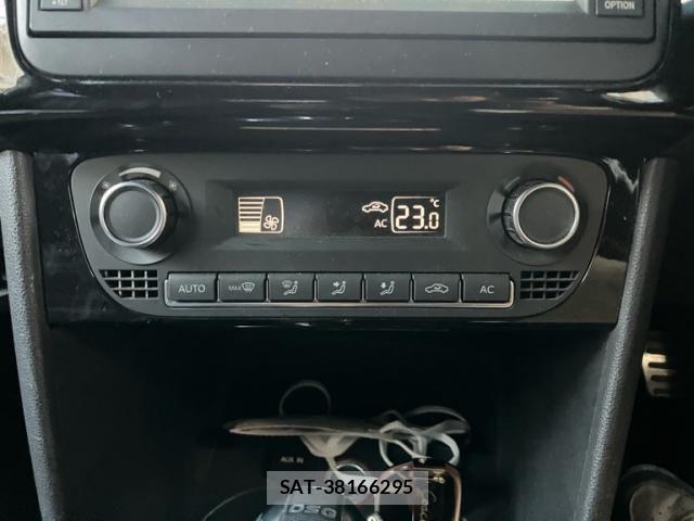 VolksWagen POLO 2012-09 8318107-17