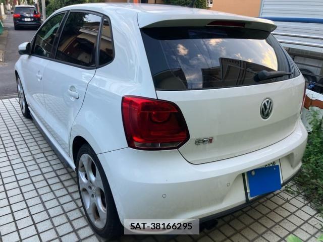 VolksWagen POLO 2012-09 8318107-3