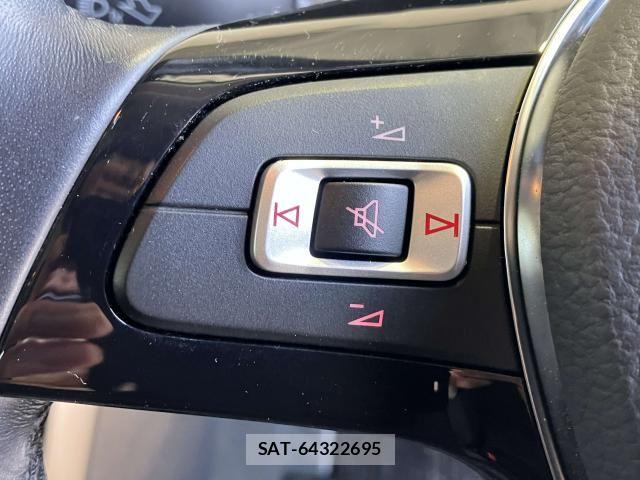 VolksWagen POLO 2022-01 8318100-15
