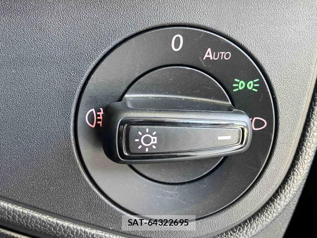 VolksWagen POLO 2022-01 8318100-17