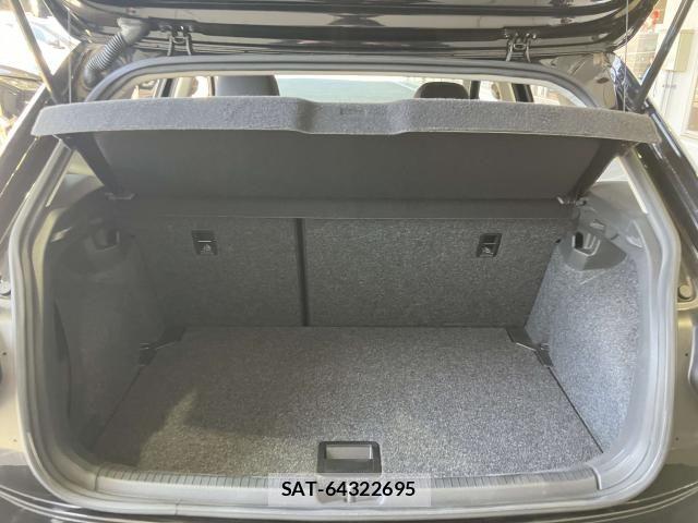 VolksWagen POLO 2022-01 8318100-20