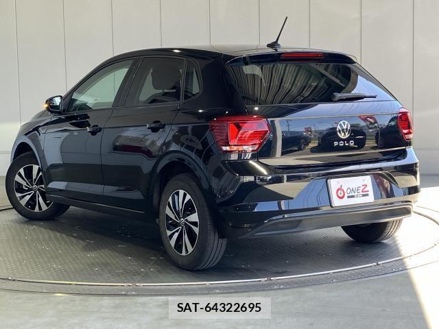 VolksWagen POLO 2022-01 8318100-2