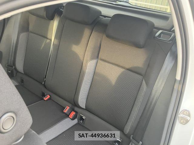 VolksWagen POLO 2025-04 8318096-11