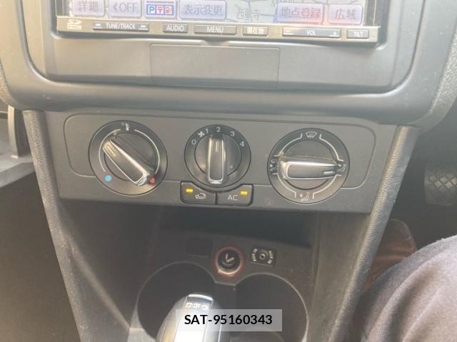 VolksWagen POLO 2012-01 8318106-13