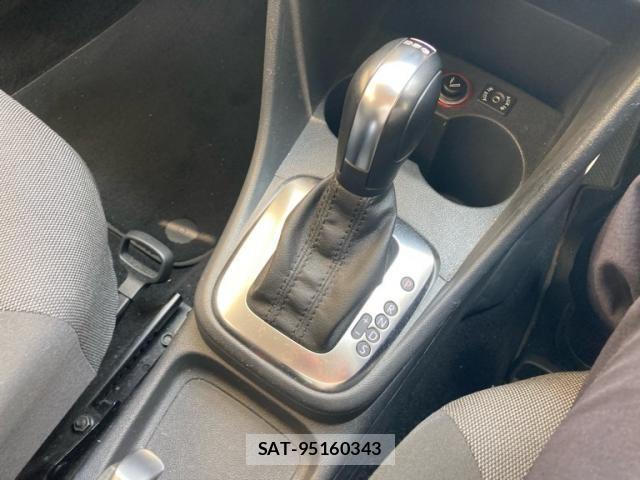 VolksWagen POLO 2012-01 8318106-14