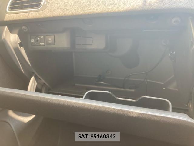 VolksWagen POLO 2012-01 8318106-15